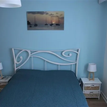 2 Pieces Renove Vue Mer, Proche Centre - Fr-1-331-84 Apartament