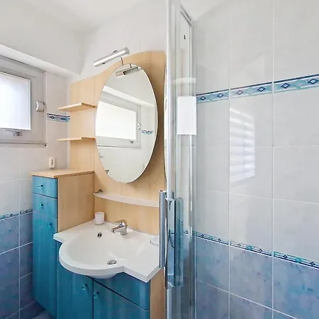 Apartament 2 Pieces Renove Vue Mer, Proche Centre - Fr-1-331-84
