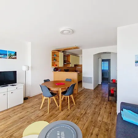 Apartament 2 Pieces Renove Vue Mer, Proche Centre - Fr-1-331-84 *